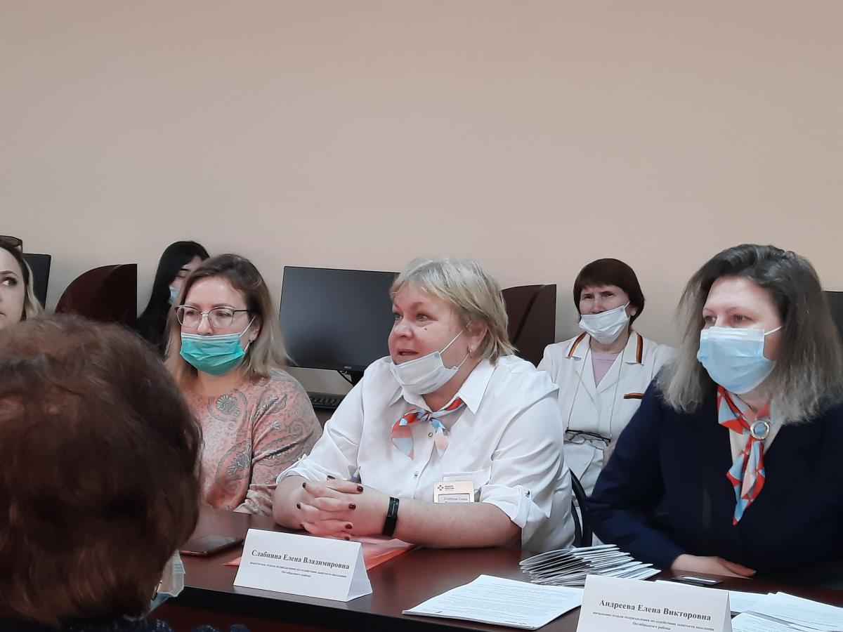 Встреча обучающихся колледжа с представителями подразделения по содействию занятости Октябрьского района г.Саратова Фото 3
