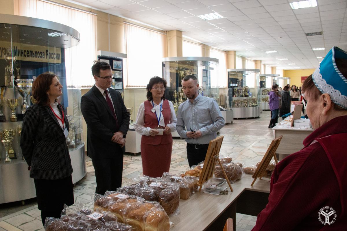 В Саратовском ГАУ открылся форум «День хлеба и соли» Фото 10
