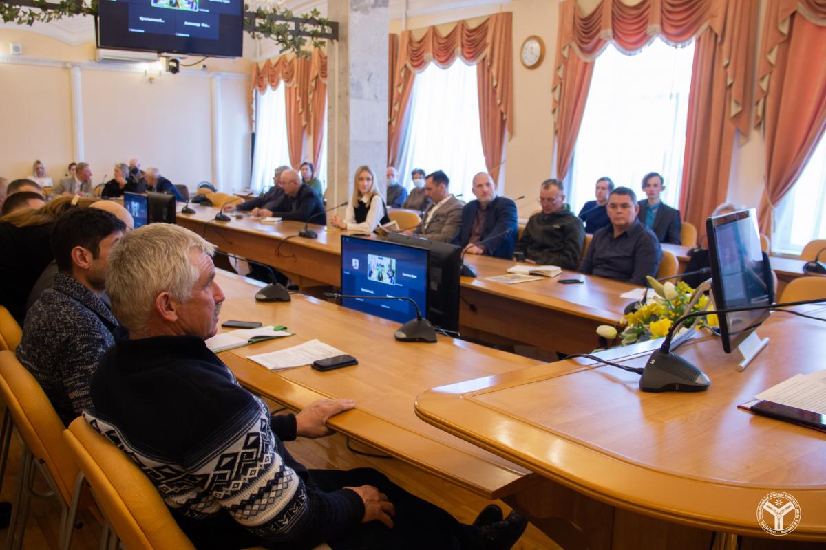 В СГАУ обсудили проблемы в сфере виноградарства и виноделия Фото 3