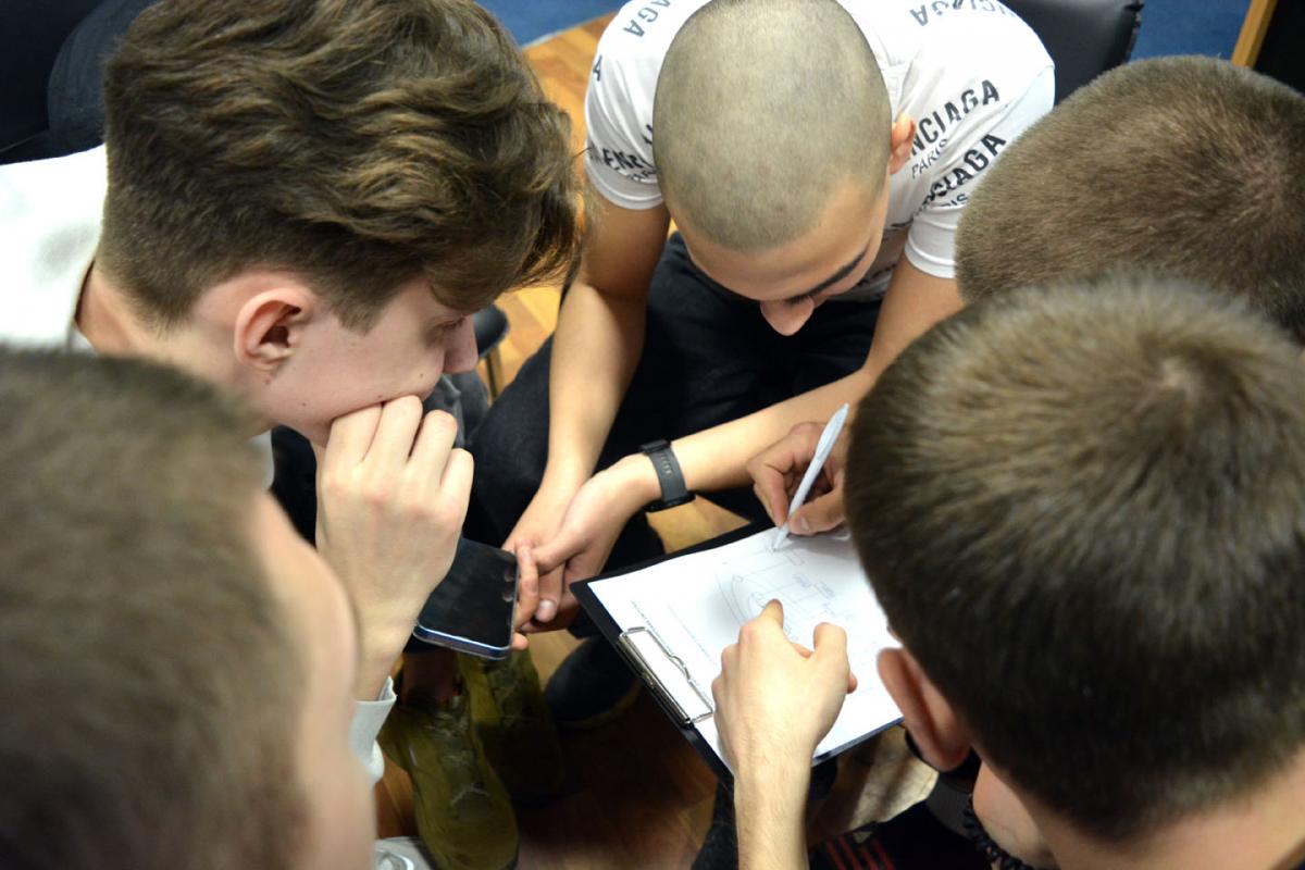 Студенты приняли участие в игре-соревновании ко Дню космонавтики Фото 2
