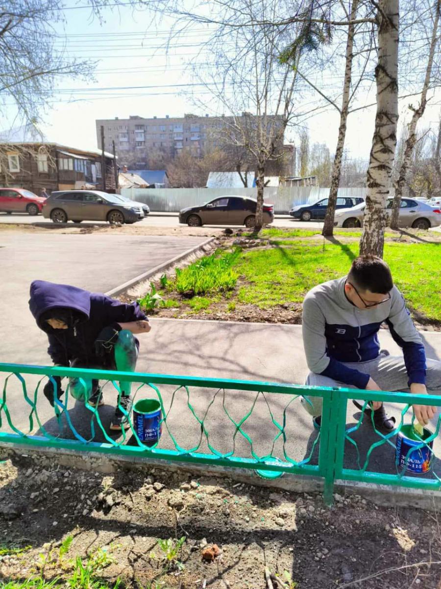 Студенты СГАУ приняли участие в городском субботнике Фото 12