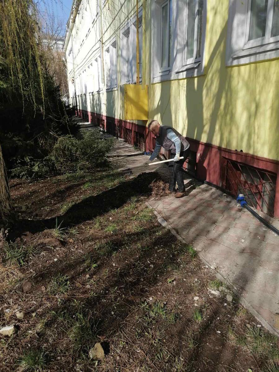 Участие сотрудников кафедры «Болезни животных и ВСЭ» в общегородском субботнике. Фото 3