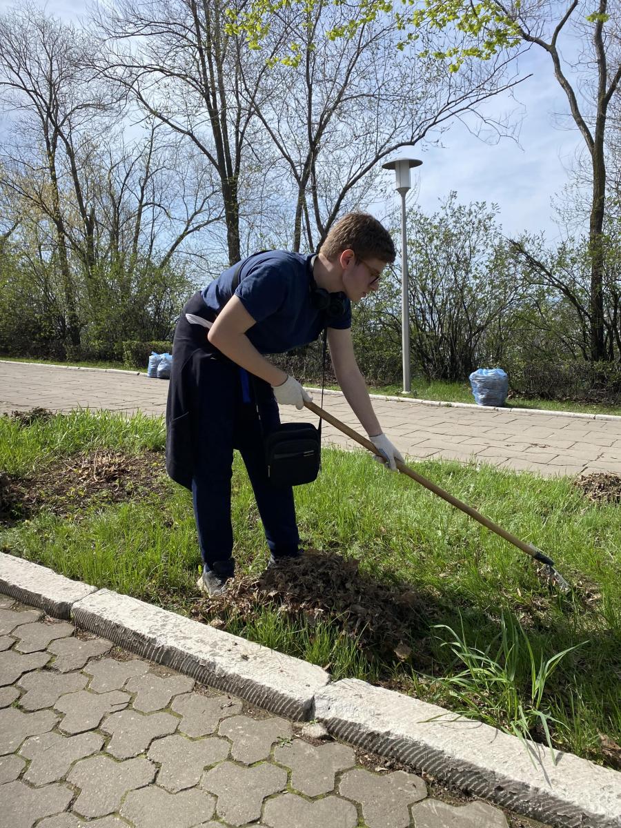 Подготовка территории Парка Победы к проведению празднования Дня Победы Фото 2