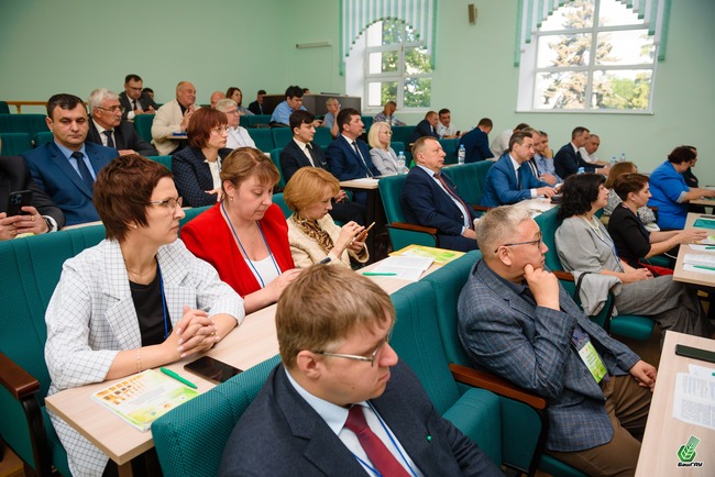Всероссийский семинар-совещание проректоров по НИР Фото 1