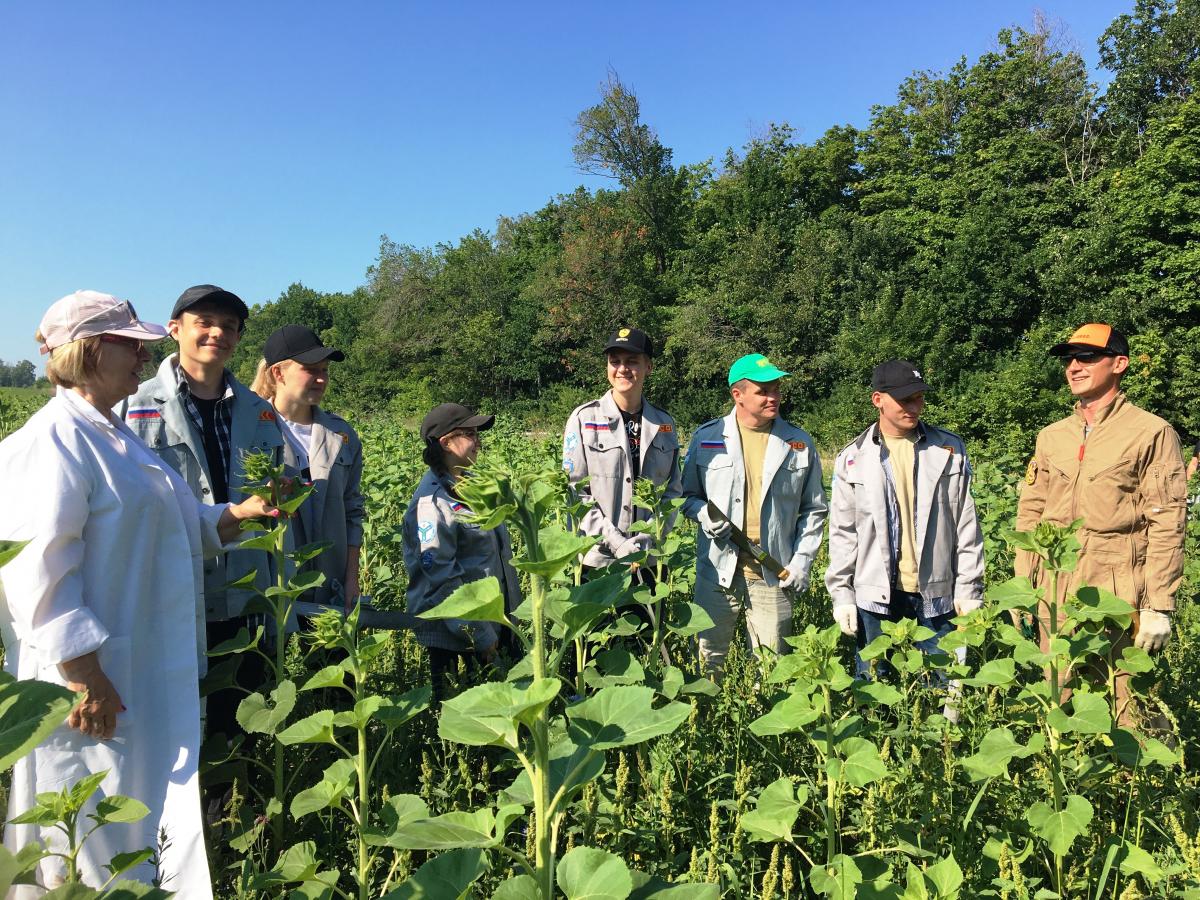 Студенты-агрономы побывали в УНПО «Муммовское» Фото 4
