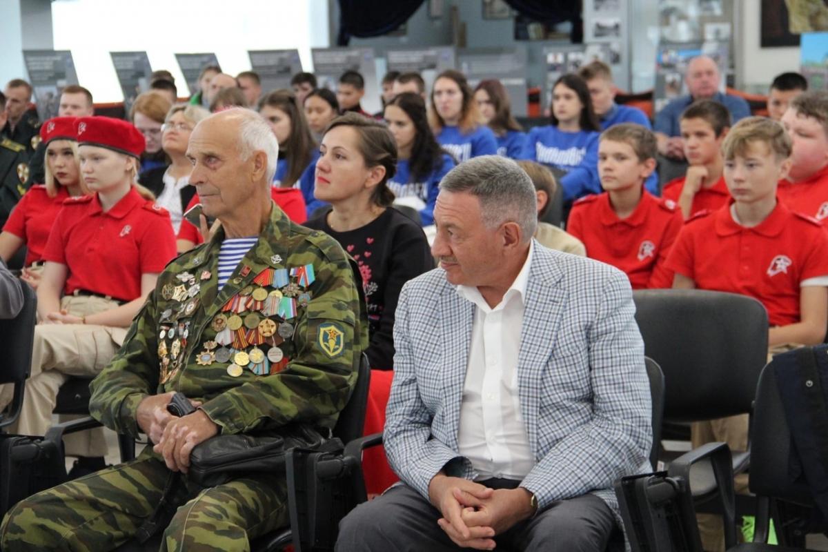 Презентация выставки «Защитники правопорядка» Фото 2