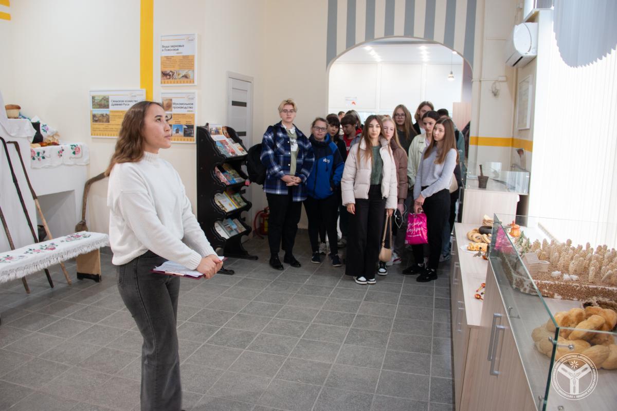 Обучающиеся ФТК посетили музей «Саратовский калач» Фото 1
