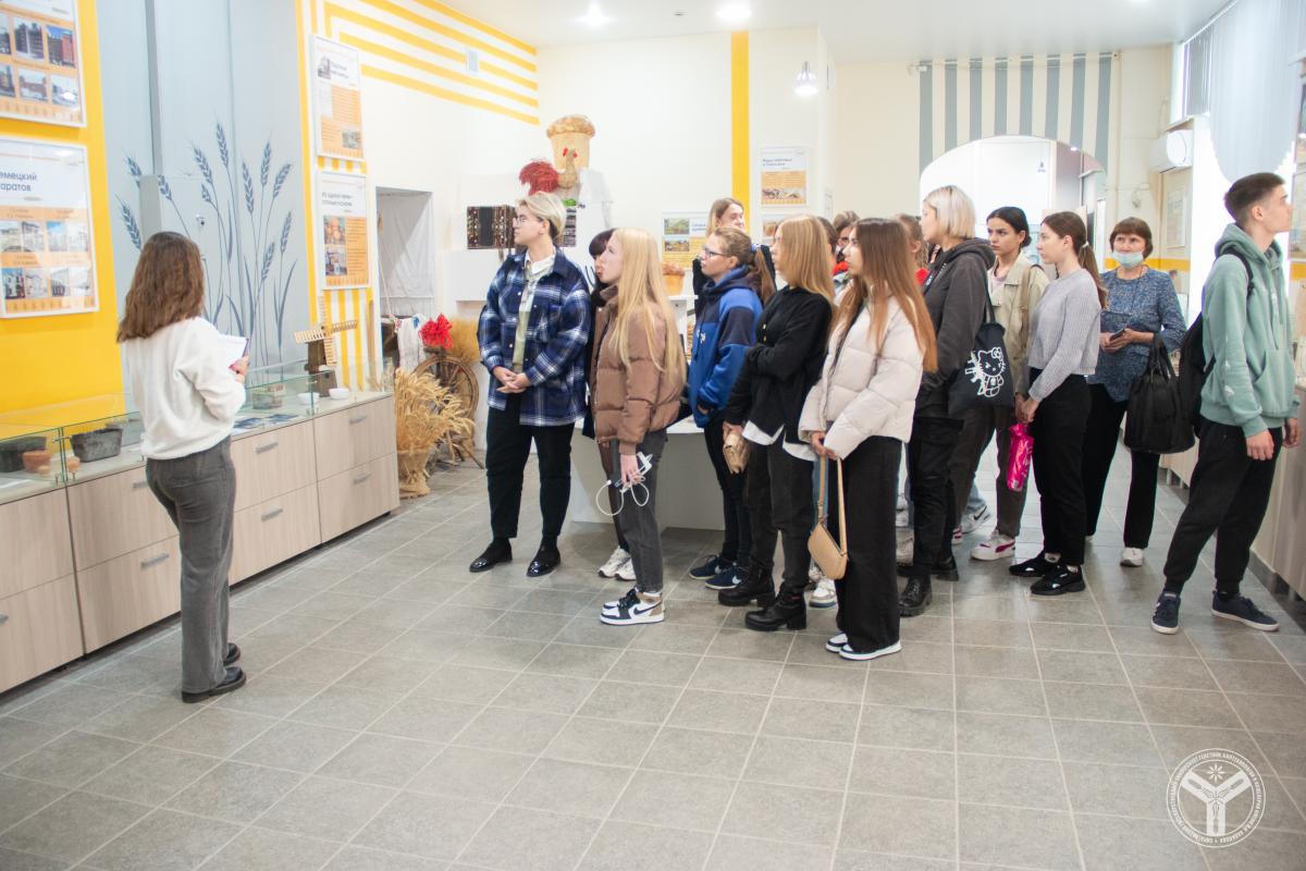Обучающиеся ФТК посетили музей «Саратовский калач» Фото 5