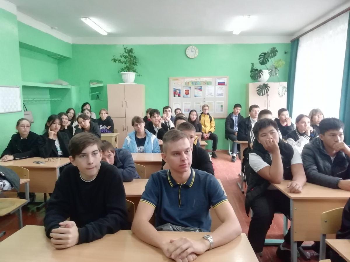 Открыты агроклассы в школах Ровенского района области Фото 5