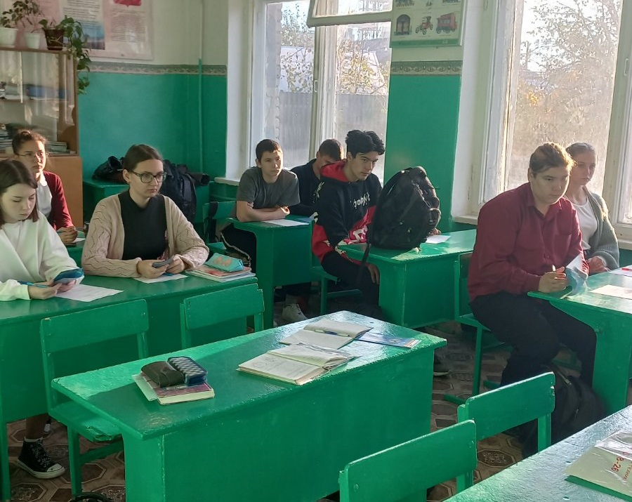 Профориентационная работа преподавателями кафедры «Техническое обеспечение АПК» в МБОУ СОШ №1 г. Аркадака Фото 4 Профориентационная работа преподавателями кафедры «Техническое обеспечение АПК» в МБОУ СОШ №1 г. Аркадака Фото 4