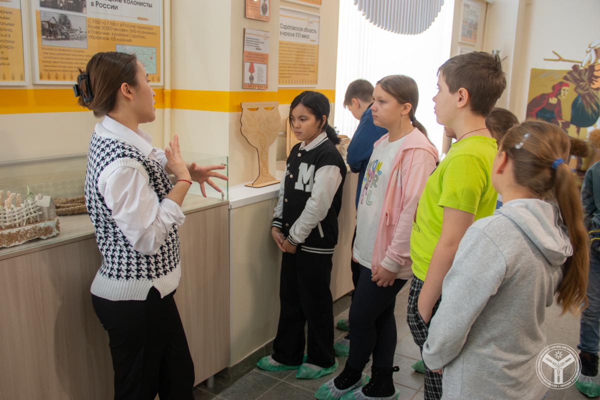 Школьники посетили музей университета «Саратовский калач» Фото 10