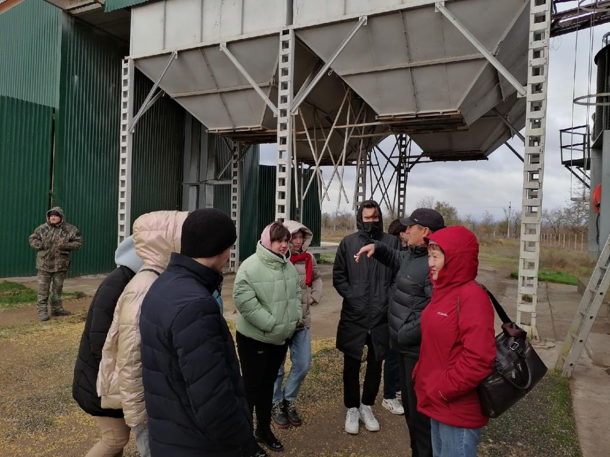 Экскурсия обучающихся факультета ветеринарной медицины, пищевых и биотехнологий  в УНПО Поволжье Фото 1