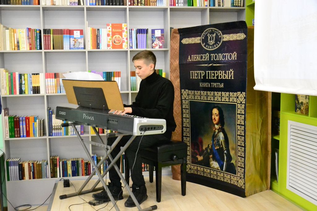 IV  литературный фестиваль имени Алексея Николаевича Толстого, посвященный 350-летию со дня рождения Петра I Фото 5