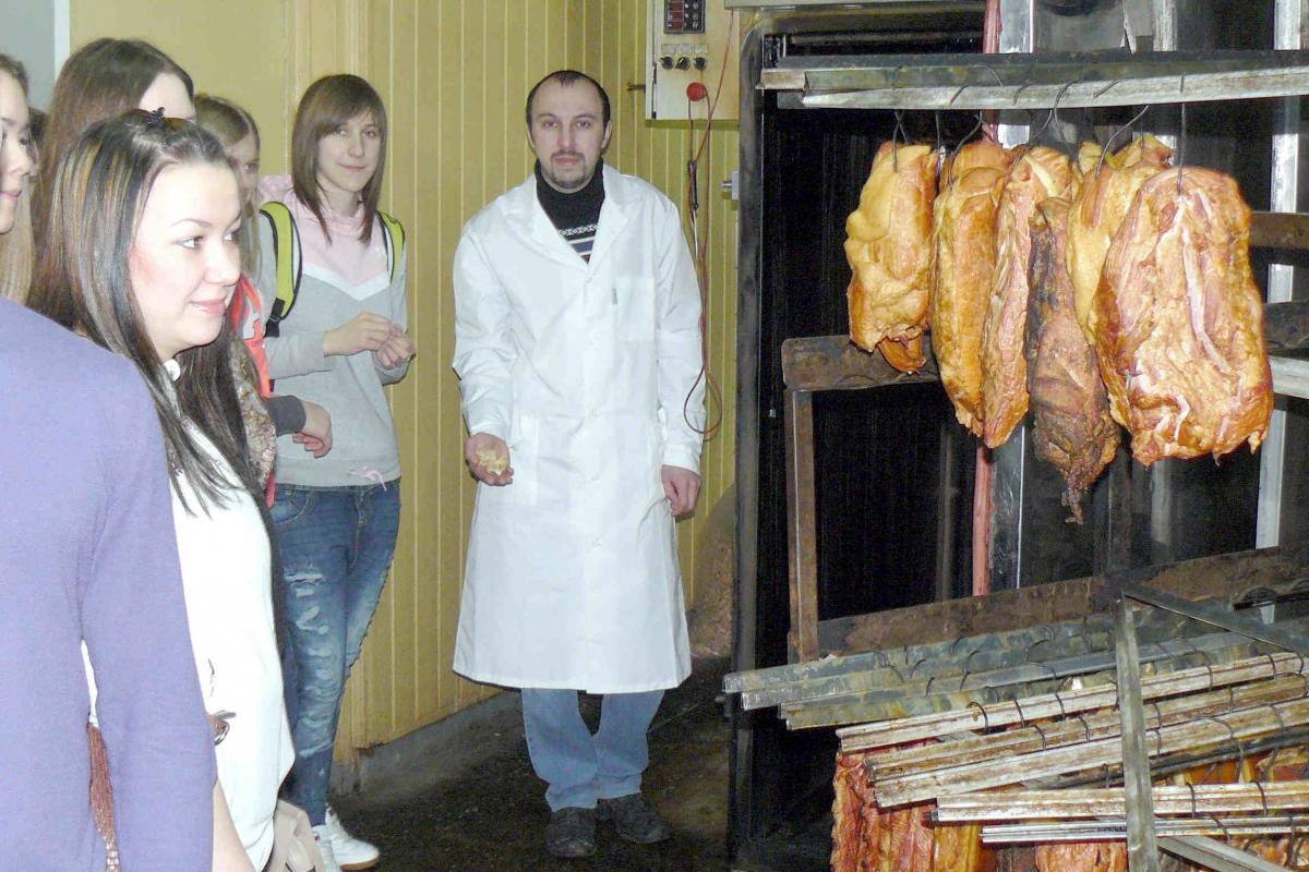 Будущие товароведы-эксперты на экскурсии в УНПК "Пищевик" Фото 3