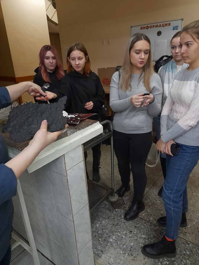Студенты финансово-технологического колледжа специальности Поварское и кондитерское дело на экскурсии в ресторане Le Noir (Ле Нуар) Фото 3 Студенты финансово-технологического колледжа специальности Поварское и кондитерское дело на экскурсии в ресторане Le Noir (Ле Нуар) Фото 3