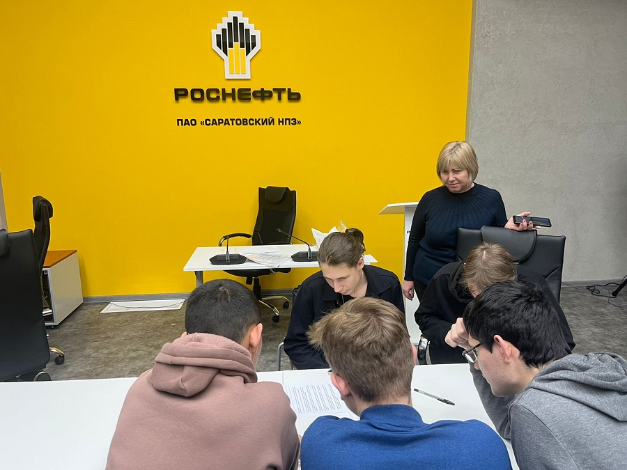 ЦРК Вавиловский университет организовал для будущих инженеров автобусно-пешеходную экскурсию в ПАО «Саратовский НПЗ» Фото 6 ЦРК Вавиловский университет организовал для будущих инженеров автобусно-пешеходную экскурсию в ПАО «Саратовский НПЗ» Фото 6
