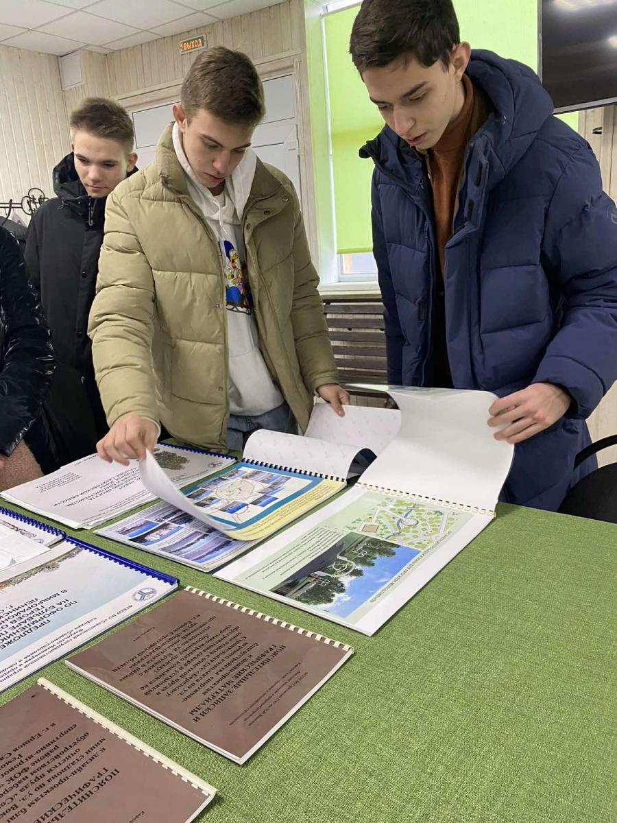 Школьники Пугачева посетили с экскурсией Вавиловский университет Фото 7