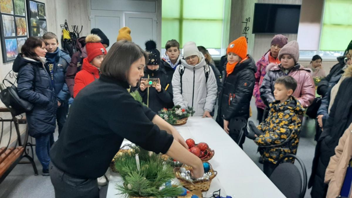 Мастер-класс "Новогодняя композиция" в рамках  открытия детского технопарка «Кванториум» Фото 2