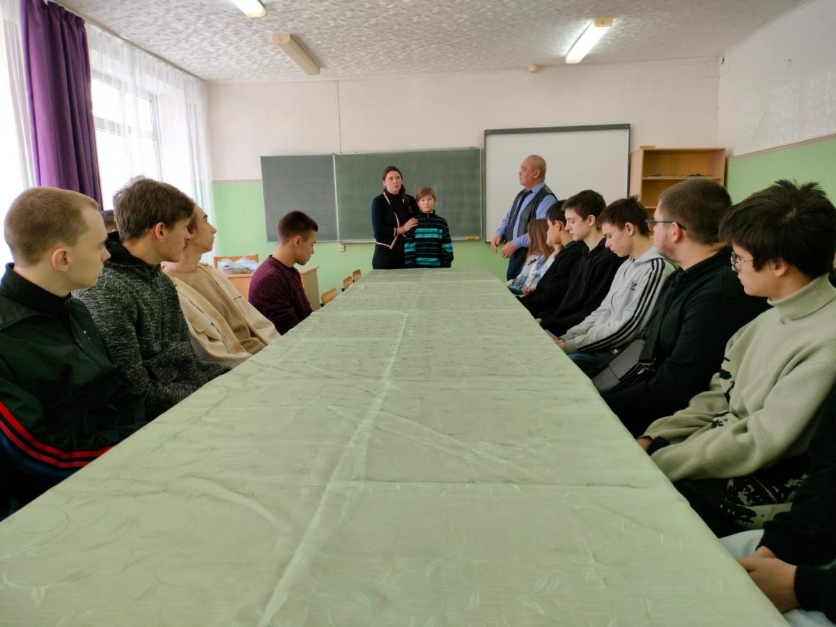 встреча студентов с волонтёрами из с. Подлесное Марксовского района Фото 1