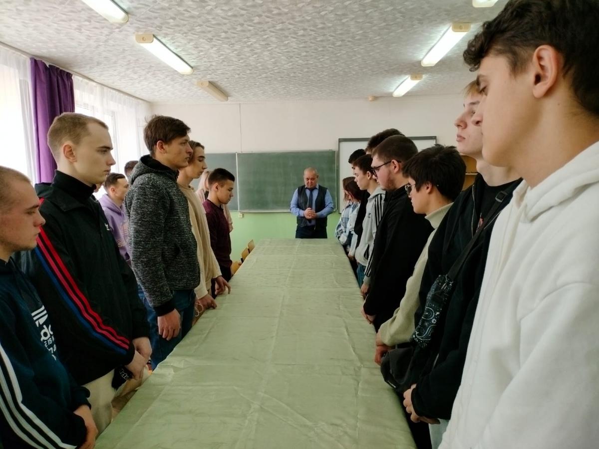 встреча студентов с волонтёрами из с. Подлесное Марксовского района Фото 3