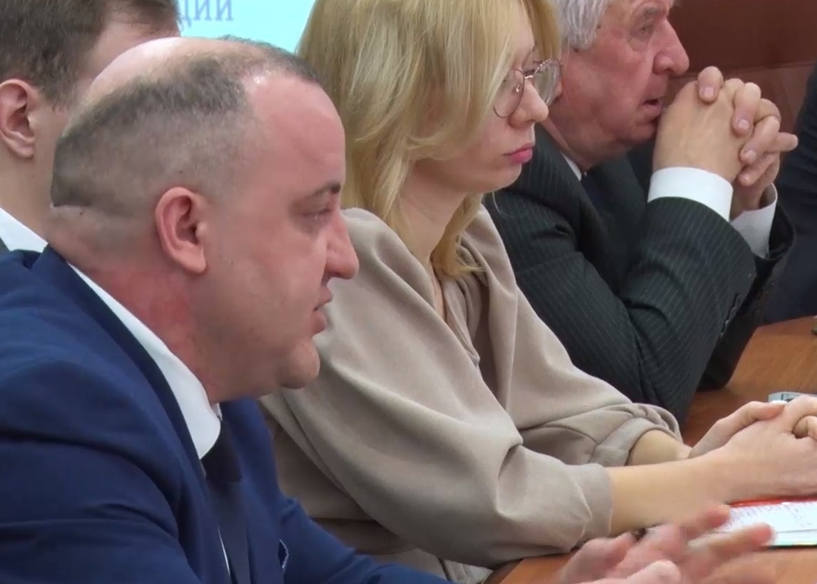 Представители вуза приняли участие в круглом столе в облдуме Фото 3