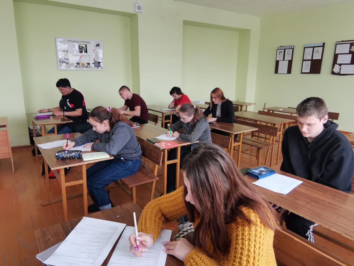 Студенты Краснокутского филиала приняли участие в I этапе областной олимпиады по избирательному праву. Фото 4