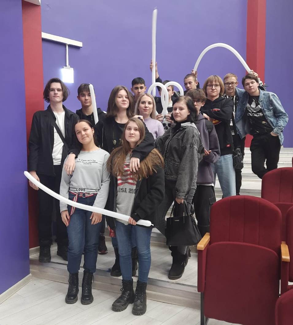 Студенты Марксовского филиала посетили цирковое шоу «Халява ловись» Фото 2