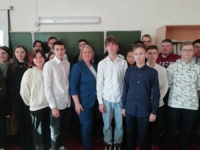 Мастер-класс "Удивительная физика" для школьников Ровенского района