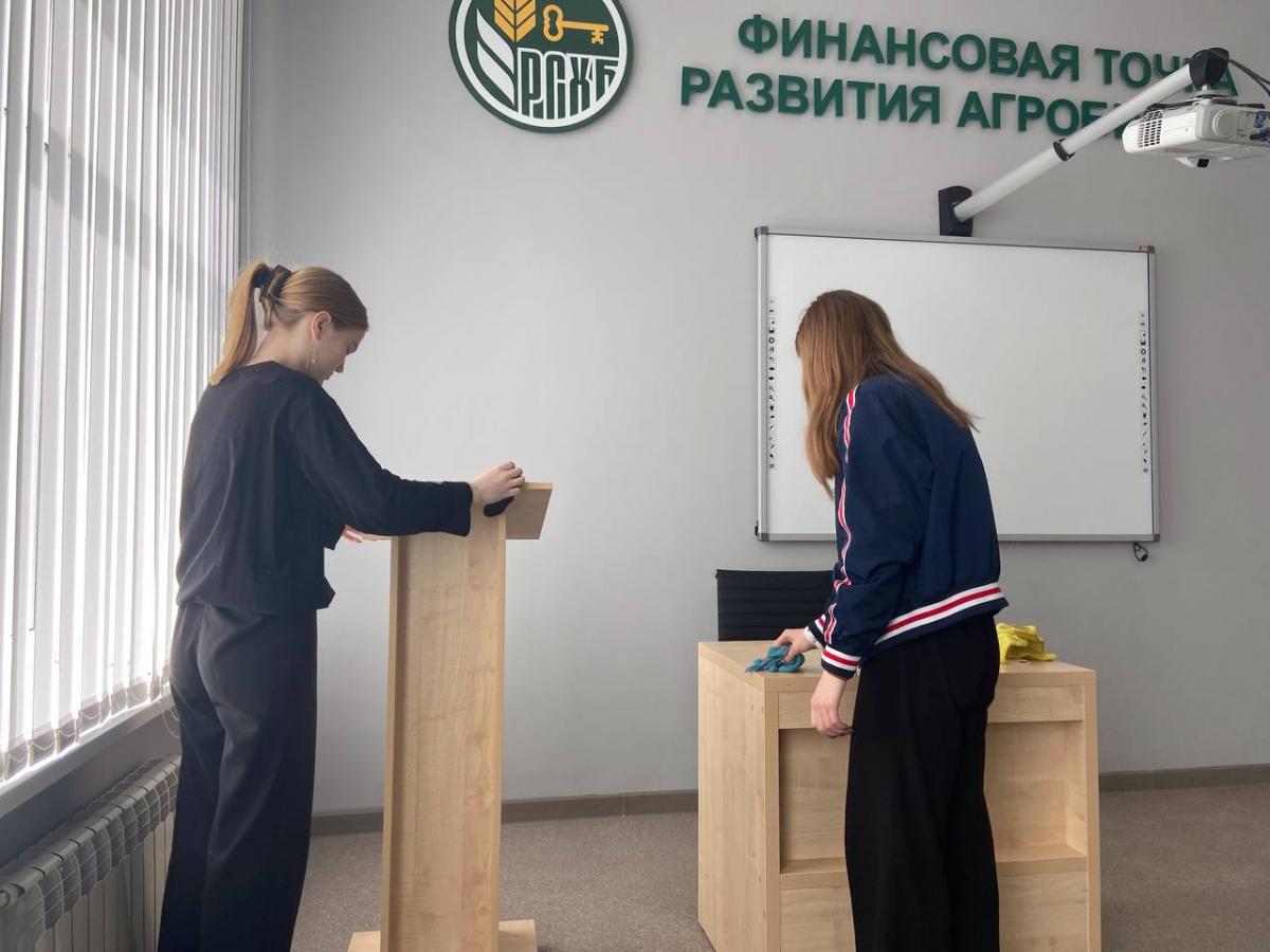 Субботник факультета экономики и менеджмента Фото 11