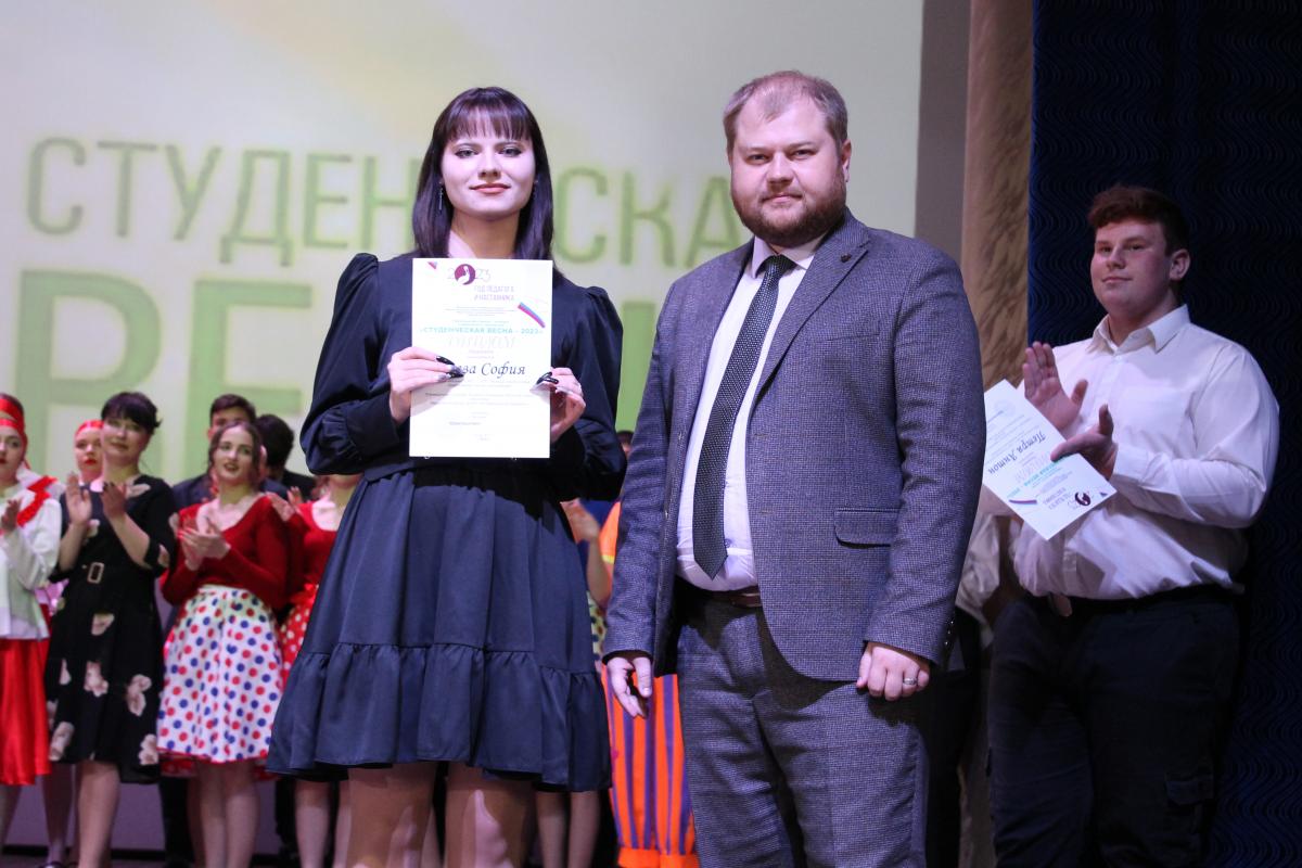 Студенты Марксовского филиала одержали победу в районном этапе областного конкурса студенческого творчества «Студенческая весна- 2023» Фото 17