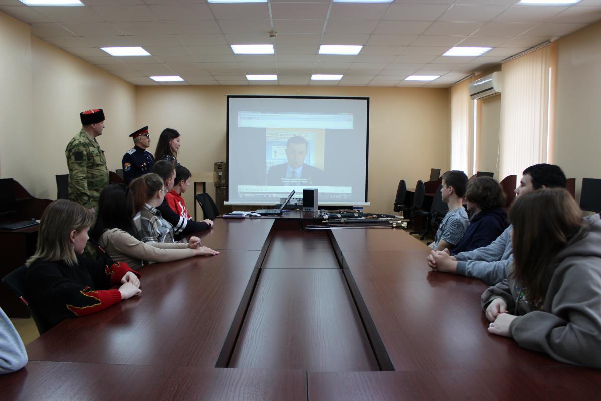 Встреча обучающихся с представителями Окружного казачьего общества Саратовской области Фото 6