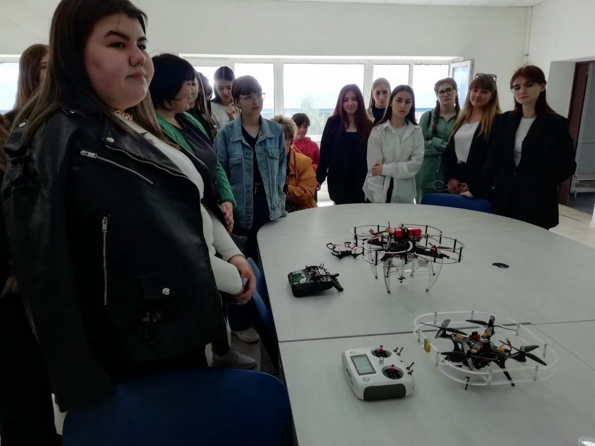 Пугачевские агроклассники посетили с экскурсией университет Фото 3