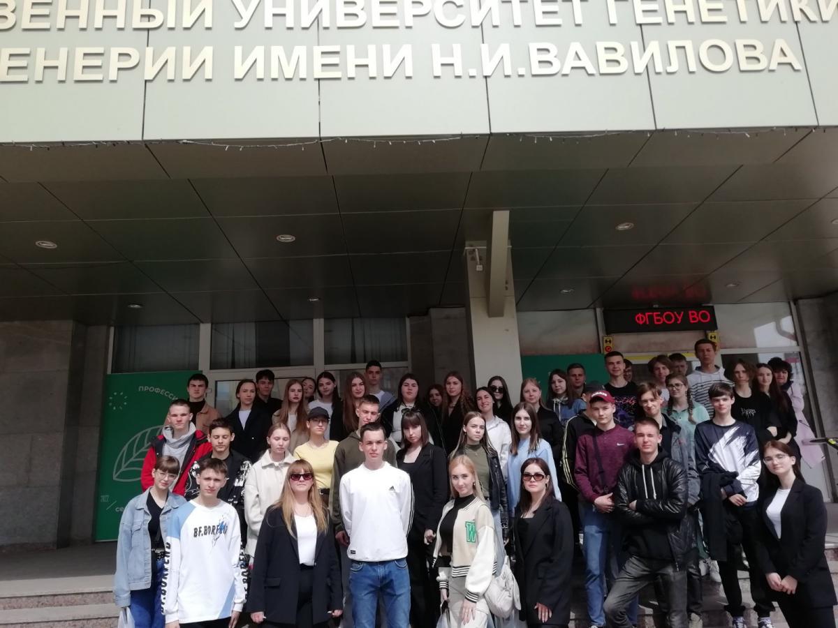 Пугачевские агроклассники посетили с экскурсией университет Фото 7