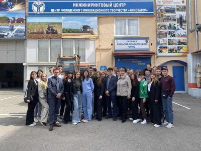 Пугачевские агроклассники посетили с экскурсией университет