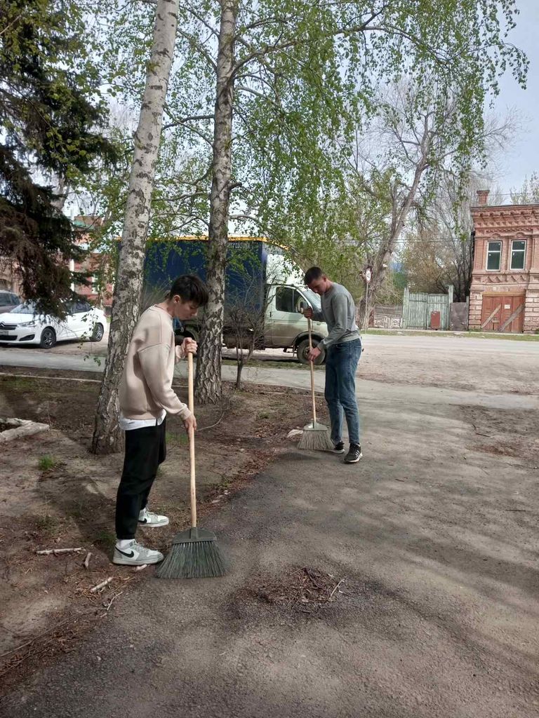 Субботник в Пугачевском филиале Фото 1