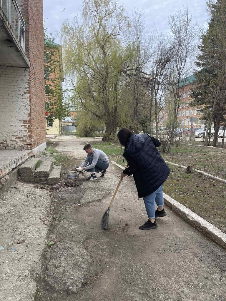 Субботник в Пугачевском филиале Фото 3