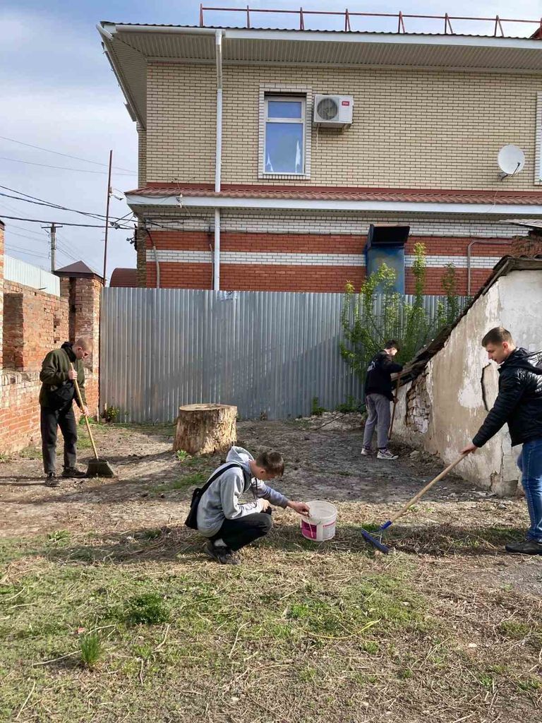 Субботник в Пугачевском филиале Фото 5