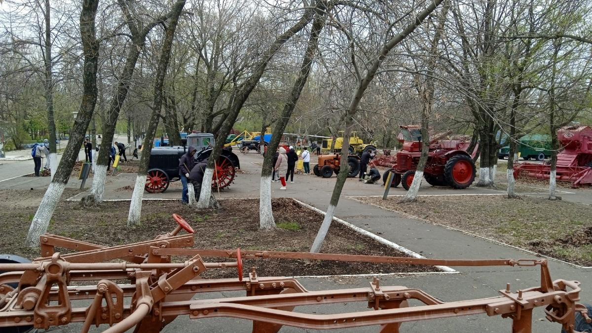 Субботник в Парке Победы Фото 5