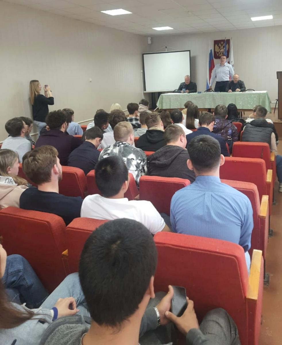 Встреча студентов выпускных групп Марксовского филиала с представителями университета Фото 3