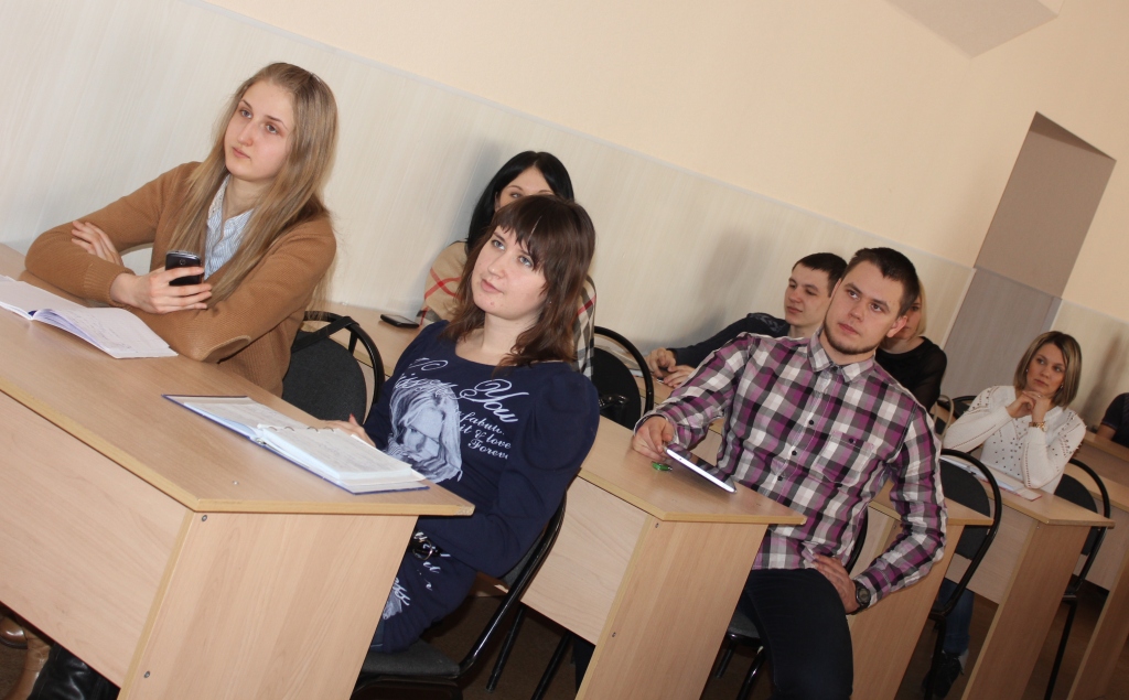 Заседание студенческого научного кружка "Современные финансы" Фото 3