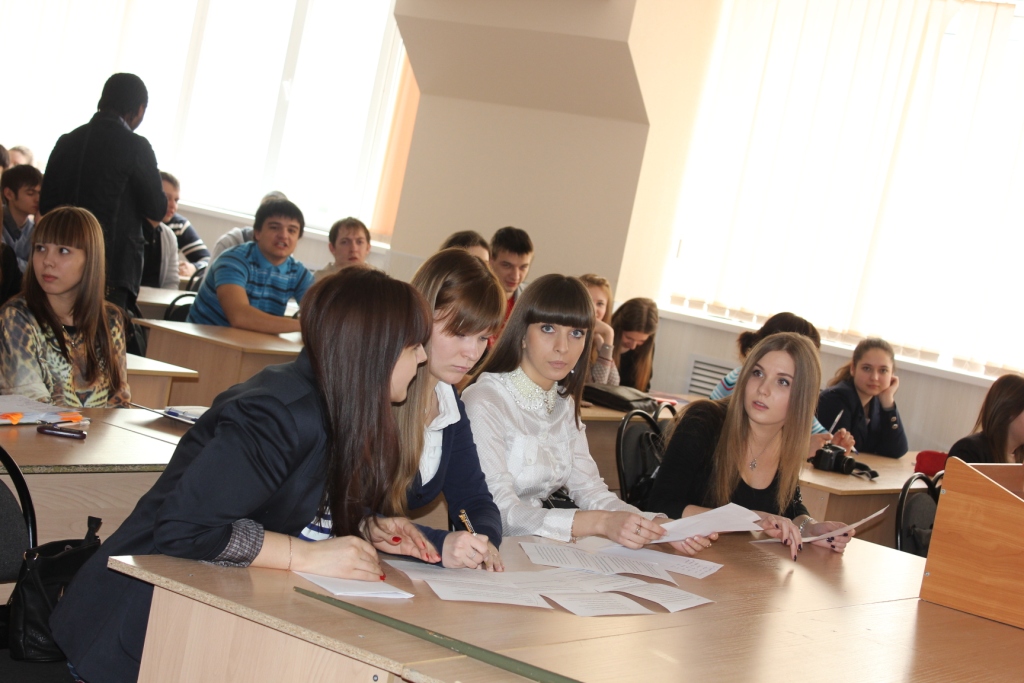 Заседание студенческого научного кружка "Современные финансы" Фото 5