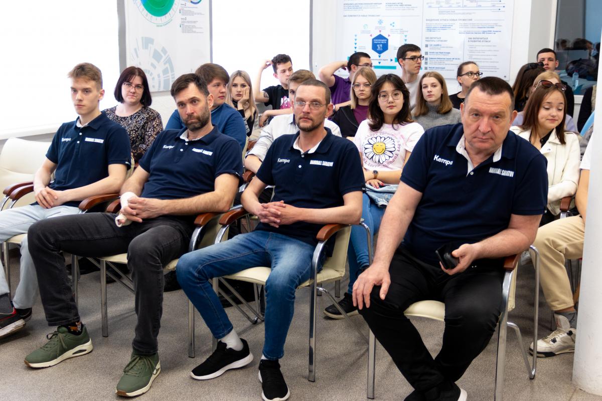 Активисты университета встретились с игроками ГК «СГАУ-Саратов» Фото 5