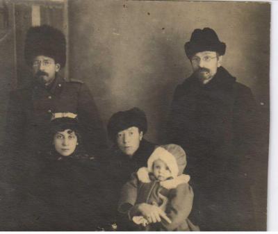В.Н. Полетаев с семьей