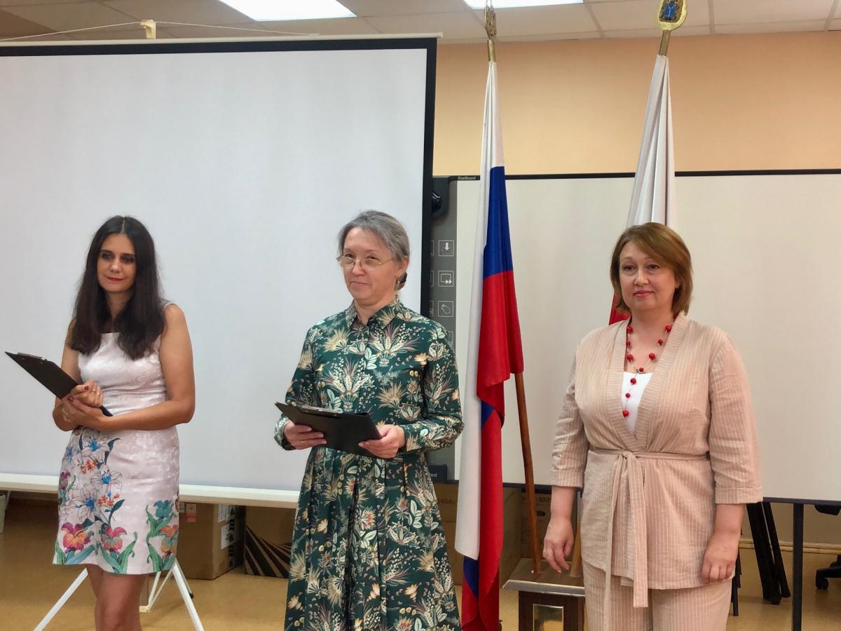 Выпускникам колледжа торжественно вручили дипломы Фото 14
