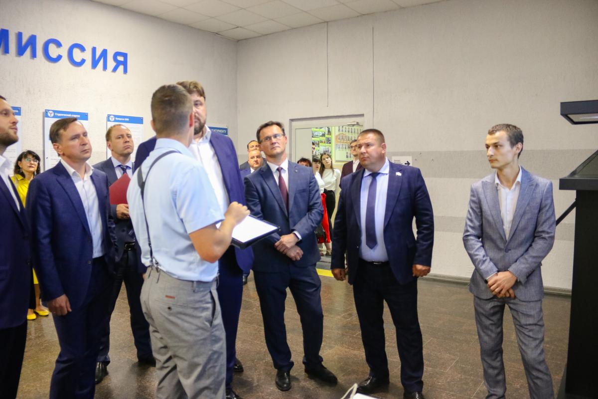 Выставка в честь открытия новых классов