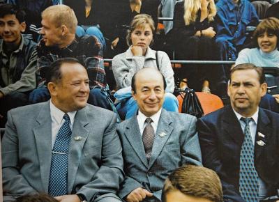 Д.Ф. Аяцков, Б.З.Дворкин и В.М.Марон на празднике –Посвящение в студент ,1999г.
