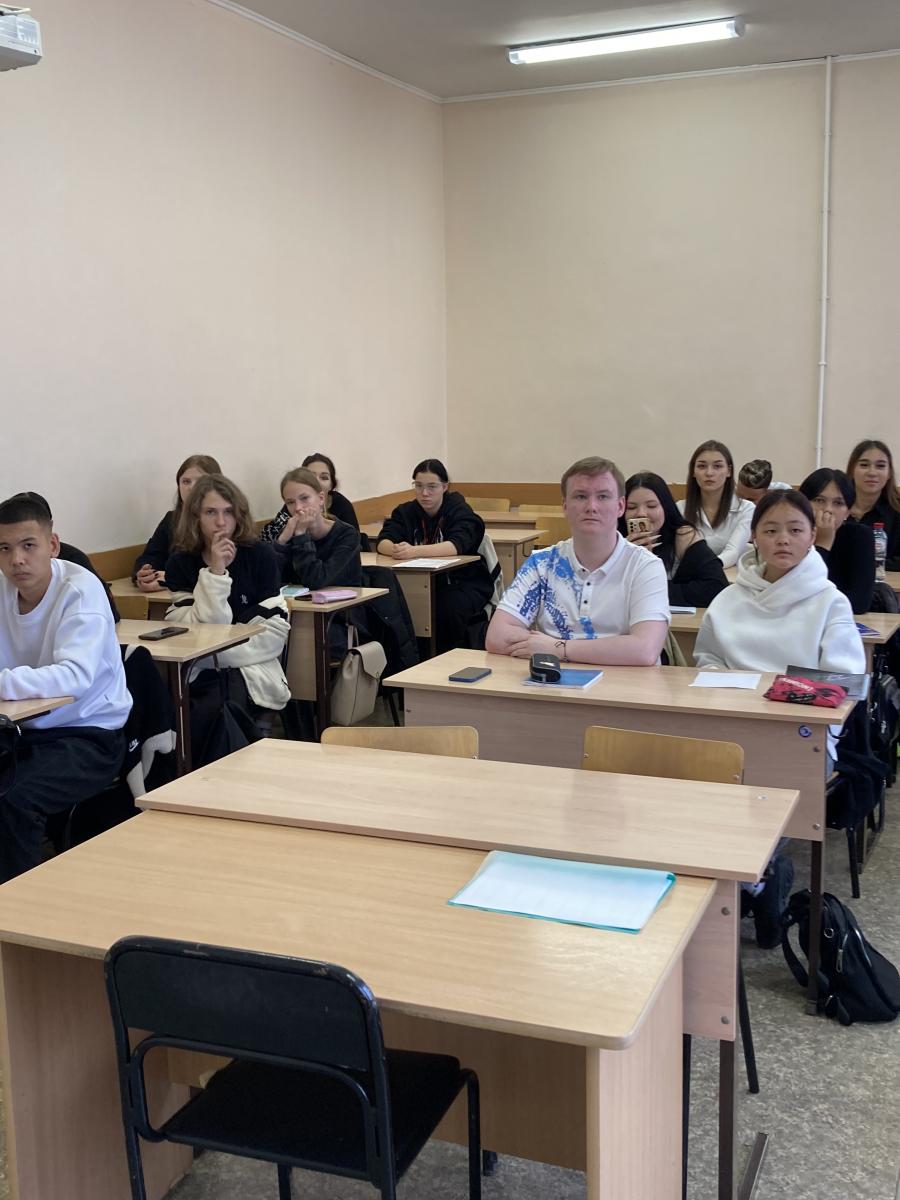 Просмотр фильма «Саратов-Донбасс: вместе в будущее» Фото 2
