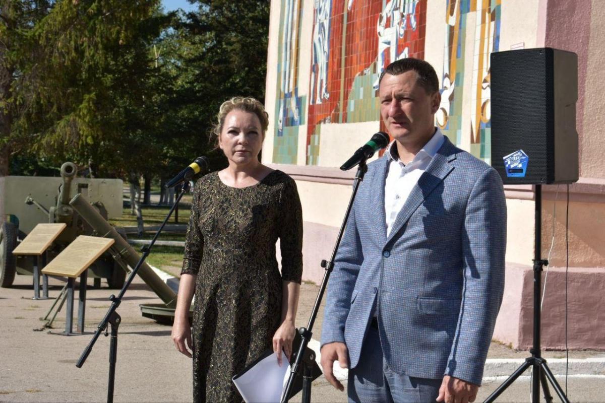 митинг, посвящённый Дню Победы над милитаристской Японией и окончания Второй мировой войны (1945 год) Фото 1 митинг, посвящённый Дню Победы над милитаристской Японией и окончания Второй мировой войны (1945 год) Фото 1