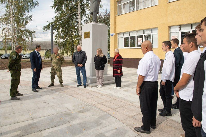 Студенты Марксовского филиала встретились с участником СВО Фото 3