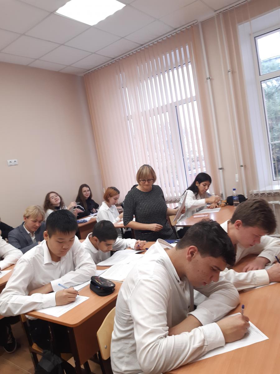 Профориентационная работа кафедры «Гидромелиорация, природообустройство и строительство в АПК» с учащимися МАОУ «СОШ №18 УИП им. О.П. Табакова» г. Саратова Фото 2